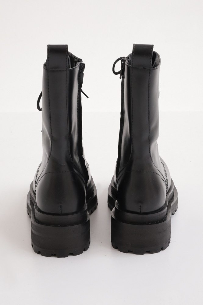 Laced leather boots (Made to order)