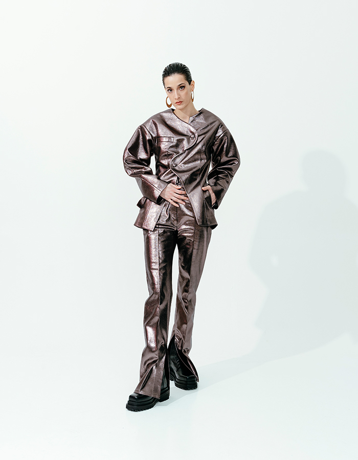 AW21-22. Shiny brown trousers 